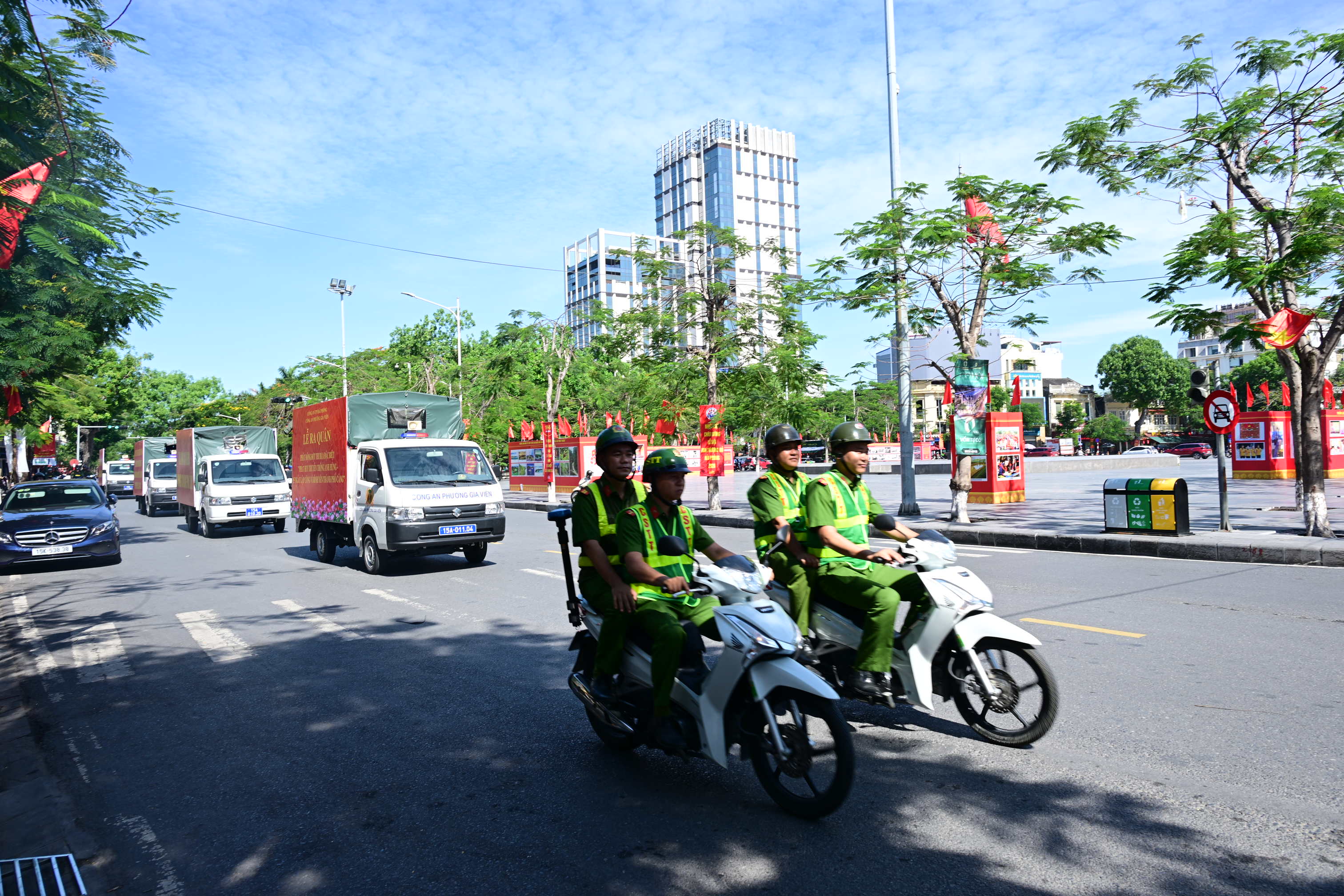 Công an phường Gia Viên phát động đợt thi đua với chủ đề: “Phát huy truyền thống Anh hùng – 95 ngày thi đua lập công vì bình yên thành phố Cảng”
